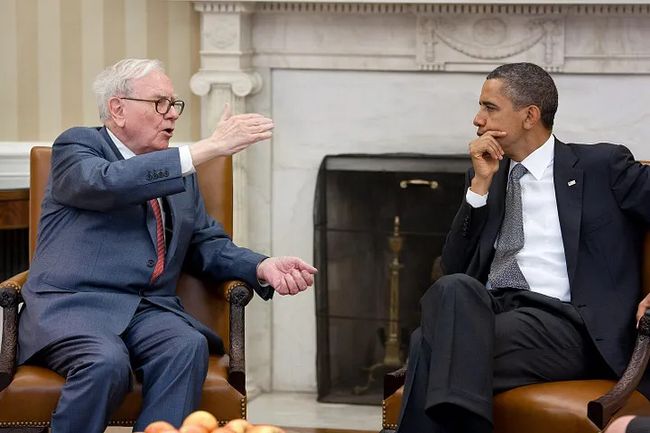 Warren Buffett meeting with President Barack Obama (2011)