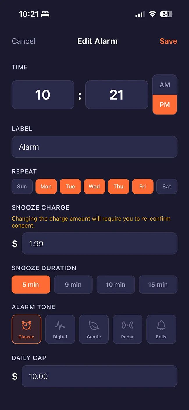 SnoozePayのアラーム設定画面。時刻ピッカーは午後10時21分、繰り返しは月〜金がオレンジでハイライト、スヌーズ料金は$1.99、スヌーズ時間は5分を選択、5種類の着信音からClassicを選択、1日の上限は$10.00。