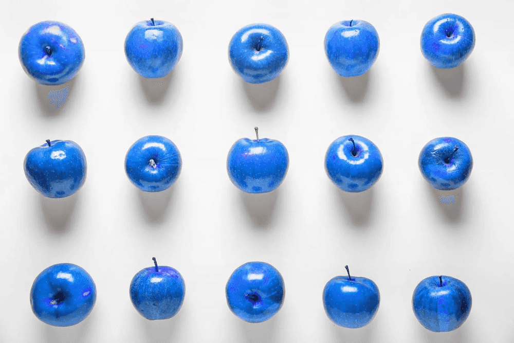 How Language Colors Our World; Exploring the Intersection of Culture, Perception, and Design デザインから見る言語と色の認識 - 青いリンゴが教えてくれること
