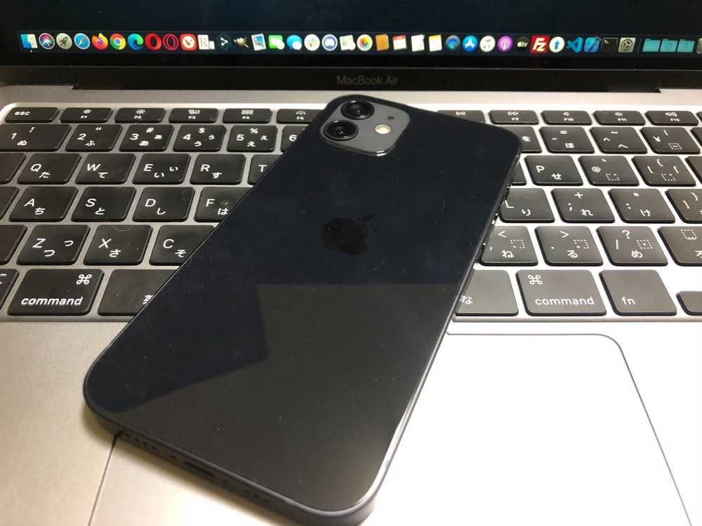 My iPhone 12 Black arrived. I've confirmed that it works with Docomo's 4G SIM. SIMフリー版iPhone12でドコモ4G SIMが使えることを確認しました